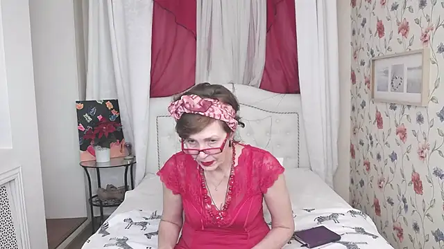 SilviaHart online show from 09.30.25