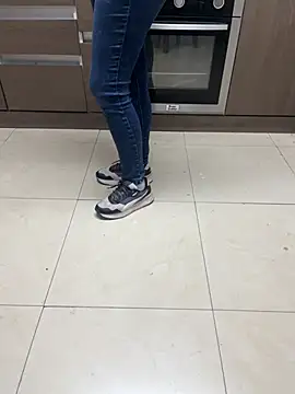 Snapshot of Gaby_kat chatting on 11.19.25 Gaby kat online show from 11.19.25