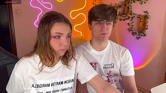 RobertAndLinela online show from 10.10.25