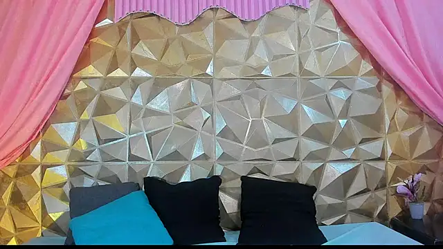 Snapshot of Lana_Parker_01 chatting on 12.27.24 Lana Parker 01 online show from 12.27.24