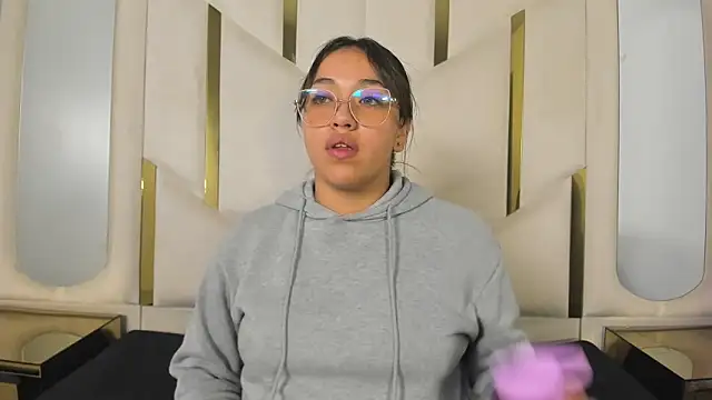 IsabellRodriguez18 online show from 02.21.26