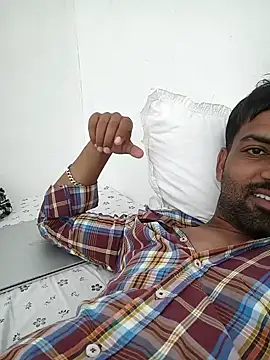 Snapshot of playboyz77 chatting on 09.24.25 playboyz77 online show from 09.24.25