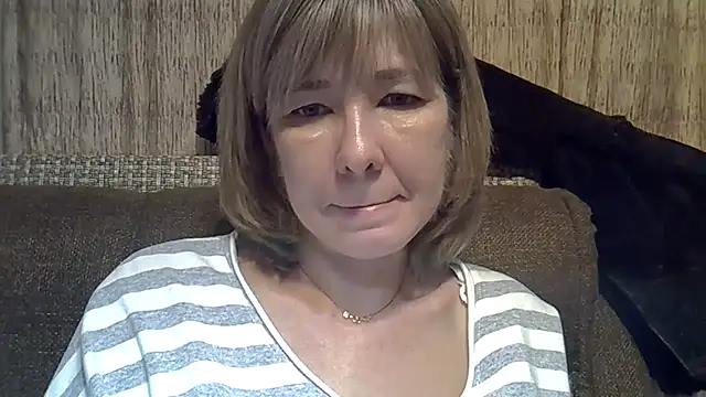 Snapshot of EllaJohnsonX chatting on 12.29.24 EllaJohnsonX online show from 12.29.24