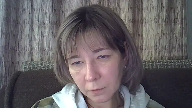 Snapshot of EllaJohnsonX chatting on 01.05.25 EllaJohnsonX online show from 01.05.25