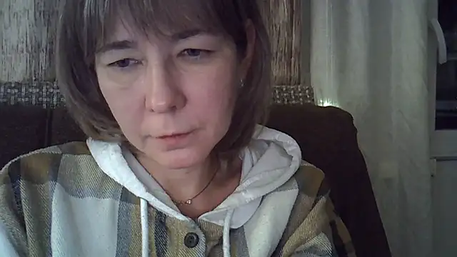 Snapshot of EllaJohnsonX chatting on 01.06.25 EllaJohnsonX online show from 01.06.25