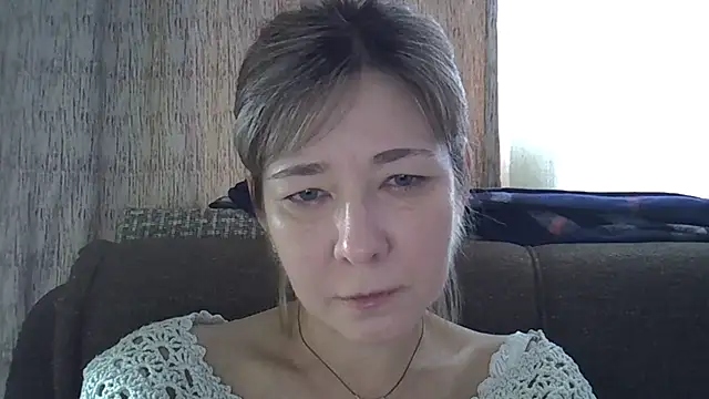 Snapshot of EllaJohnsonX chatting on 01.11.25 EllaJohnsonX online show from 01.11.25