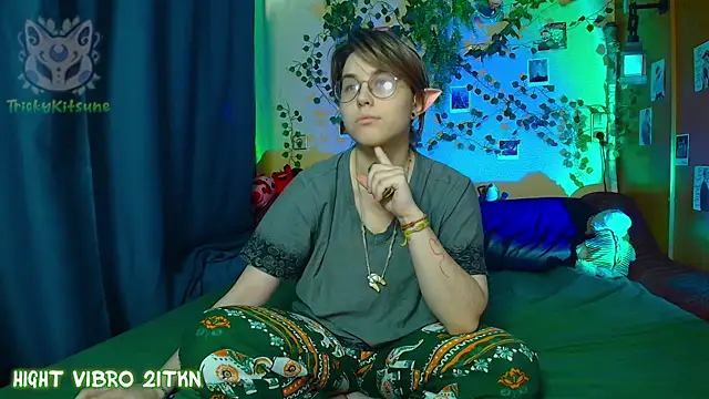 TrickyKitsune online show from 05.04.26