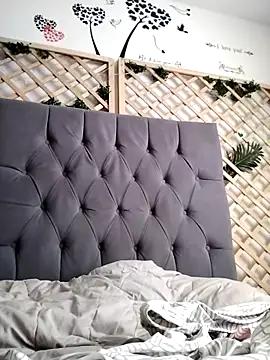 Snapshot of Mia_WAll chatting on 12.27.24 Mia WAll online show from 12.27.24