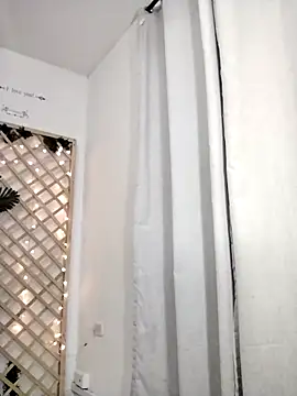 Snapshot of Mia_WAll chatting on 01.03.25 Mia WAll online show from 01.03.25