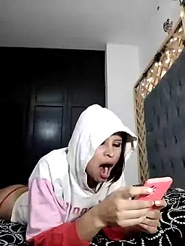 Snapshot of Mia_WAll chatting on 01.03.25 Mia WAll online show from 01.03.25