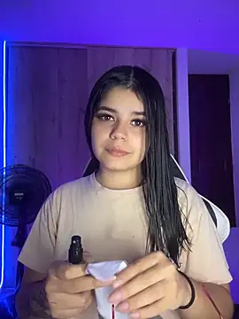 Snapshot of pretty_angela1 chatting on 06.17.26 pretty angela1 online show from 06.17.26