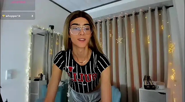 Snapshot of alahia_sweet chatting on 01.02.25 alahia sweet online show from 01.02.25