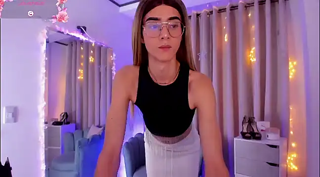 Snapshot of alahia_sweet chatting on 01.04.25 alahia sweet online show from 01.04.25