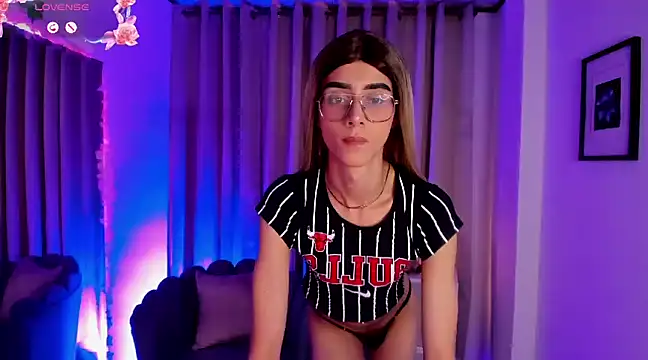 Snapshot of alahia_sweet chatting on 01.25.25 alahia sweet online show from 01.25.25