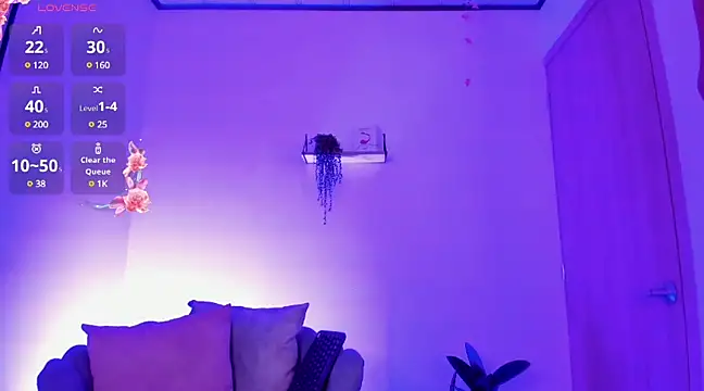 Snapshot of alahia_sweet chatting on 02.14.25 alahia sweet online show from 02.14.25