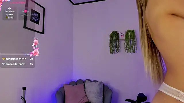 Snapshot of alahia_sweet chatting on 03.08.25 alahia sweet online show from 03.08.25