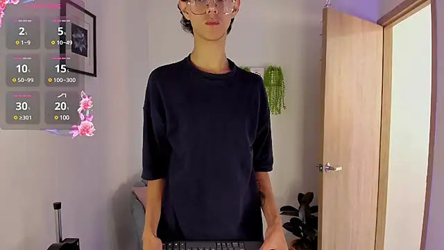 Snapshot of alahia_sweet chatting on 03.21.25 alahia sweet online show from 03.21.25