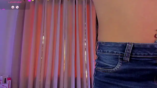 Snapshot of alahia_sweet chatting on 09.20.25 alahia sweet online show from 09.20.25