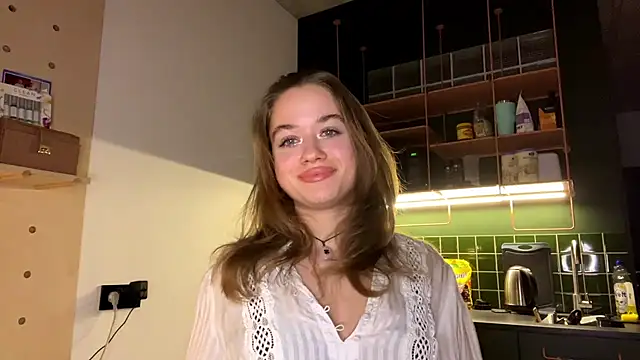 Snapshot of RoxyStar17 chatting on 01.25.25 RoxyStar17 online show from 01.25.25