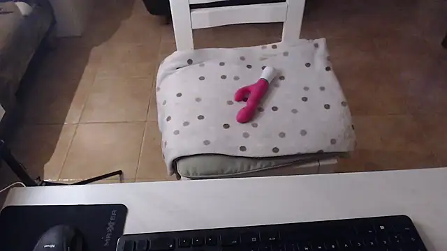 Snapshot of LasolitaAuri chatting on 02.01.25 LasolitaAuri online show from 02.01.25