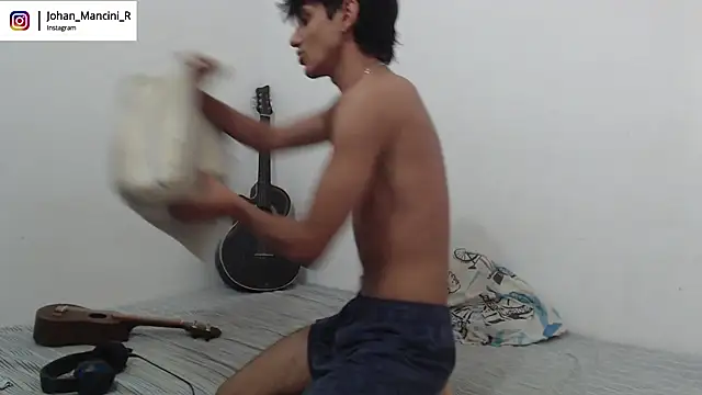 Snapshot of Johan_Mancini_R chatting on 03.22.25 Johan Mancini R online show from 03.22.25