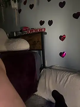 Snapshot of AlessasRoom chatting on 02.13.26 AlessasRoom online show from 02.13.26