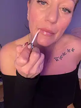 Snapshot of AlessasRoom chatting on 03.18.26 AlessasRoom online show from 03.18.26