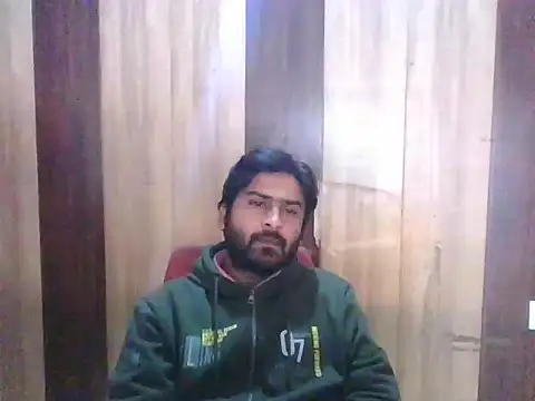 Snapshot of indihotguy chatting on 01.18.25 indihotguy online show from 01.18.25