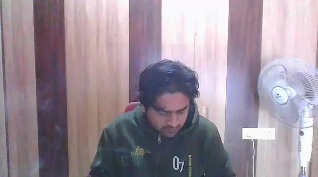 Snapshot of indihotguy chatting on 02.15.25 indihotguy online show from 02.15.25