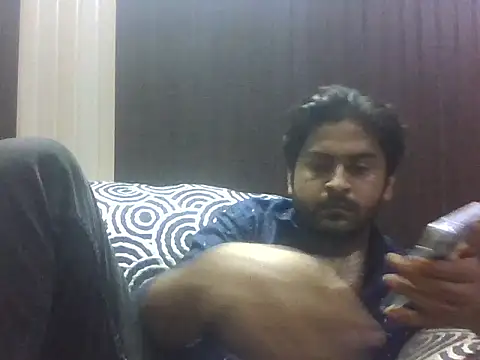 Snapshot of indihotguy chatting on 09.17.25 indihotguy online show from 09.17.25