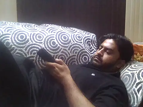 Snapshot of indihotguy chatting on 10.05.25 indihotguy online show from 10.05.25