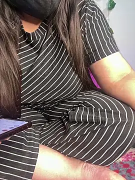 Snapshot of tanvihot2 chatting on 09.30.25 tanvihot2 online show from 09.30.25