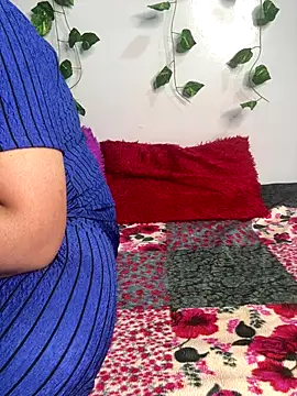 Snapshot of tanvihot2 chatting on 10.12.25 tanvihot2 online show from 10.12.25