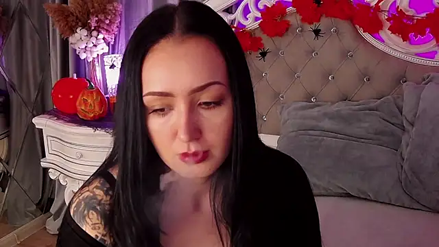 KimKhallifa online show from 11.04.25