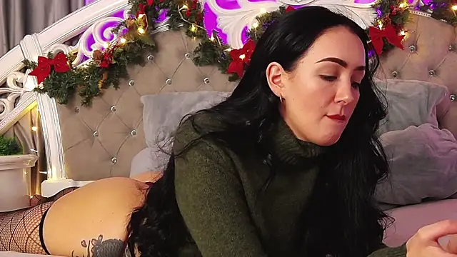 KimKhallifa online show from 12.18.25