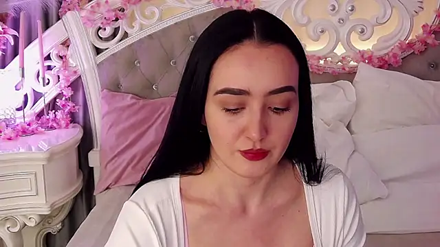 Snapshot of KimKhallifa chatting on 02.15.26 KimKhallifa online show from 02.15.26