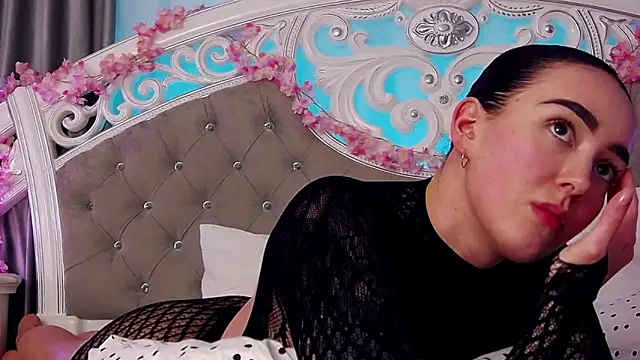 Snapshot of KimKhallifa chatting on 02.28.26 KimKhallifa online show from 02.28.26