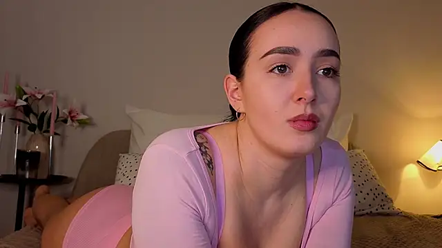 Snapshot of KimKhallifa chatting on 03.09.26 KimKhallifa online show from 03.09.26