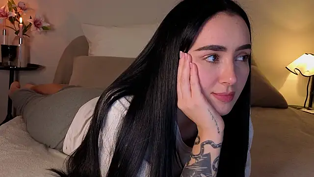 Snapshot of KimKhallifa chatting on 03.13.26 KimKhallifa online show from 03.13.26