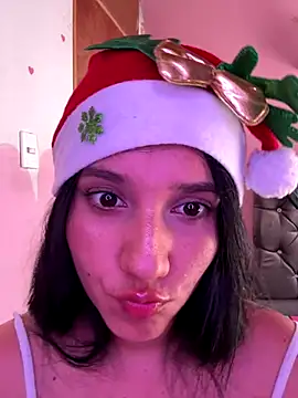 Snapshot of emmariders2 chatting on 12.16.25 emmariders2 online show from 12.16.25