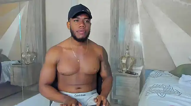 Snapshot of benjamincol chatting on 01.26.25 benjamincol online show from 01.26.25