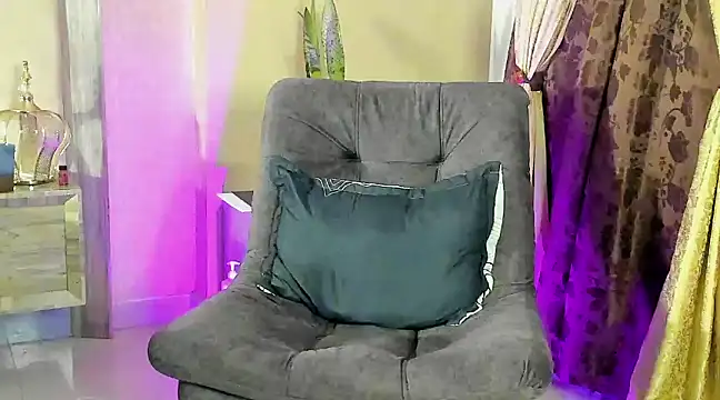 Snapshot of benjamincol chatting on 02.20.25 benjamincol online show from 02.20.25