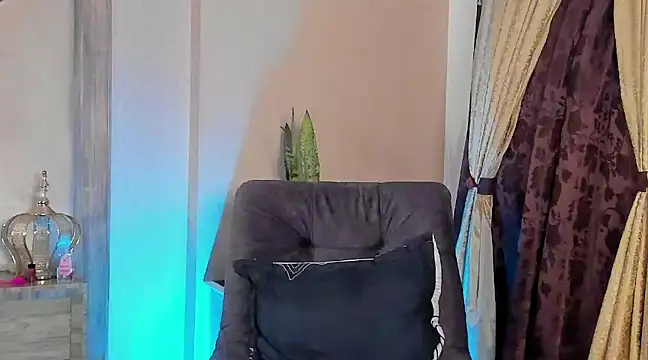 Snapshot of benjamincol chatting on 02.21.25 benjamincol online show from 02.21.25