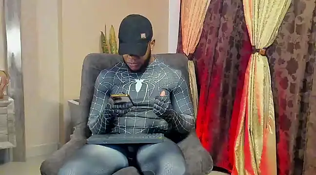 Snapshot of benjamincol chatting on 02.24.25 benjamincol online show from 02.24.25