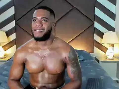 Snapshot of benjamincol chatting on 02.28.25 benjamincol online show from 02.28.25