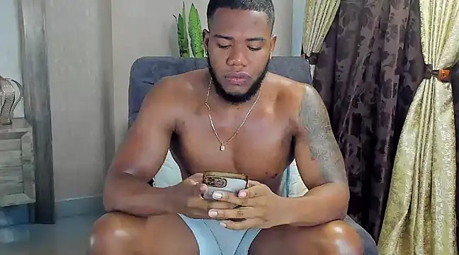 Snapshot of benjamincol chatting on 03.12.25 benjamincol online show from 03.12.25