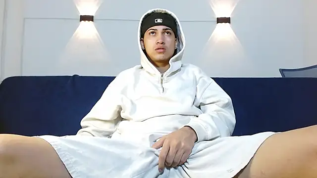 Snapshot of Br4ndxpimm chatting on 10.08.25 Br4ndxpimm online show from 10.08.25