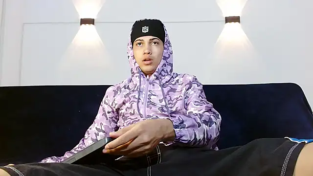 Snapshot of Br4ndxpimm chatting on 10.11.25 Br4ndxpimm online show from 10.11.25