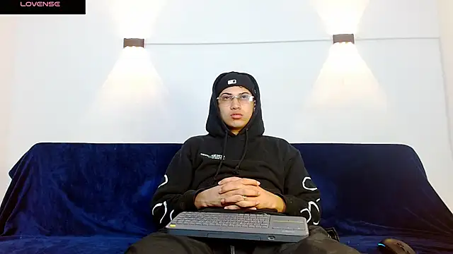 Snapshot of Br4ndxpimm chatting on 10.22.25 Br4ndxpimm online show from 10.22.25