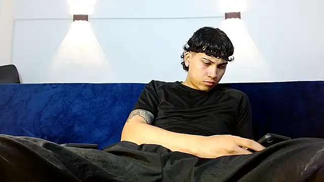 Snapshot of Br4ndxpimm chatting on 12.15.25 Br4ndxpimm online show from 12.15.25